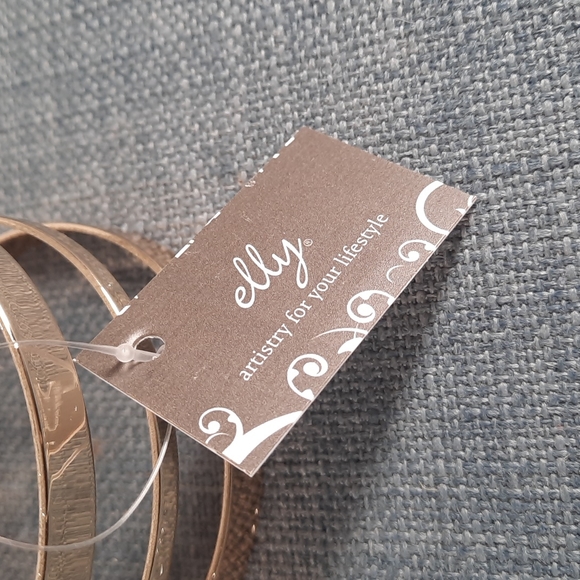 Fun Brown Leather Strap Button Closure Cuff Bracelet Gold Metal Bands - Picture 7 of 7